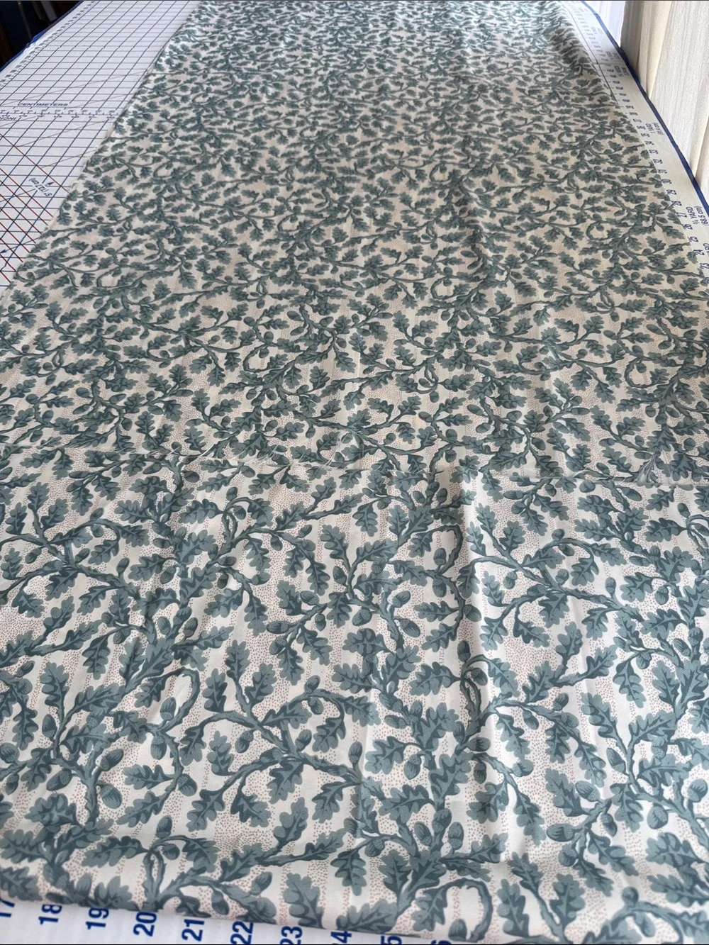 Vintage Lightweight Lining Fabric Oak Acorn Print 2+ Yds x 56